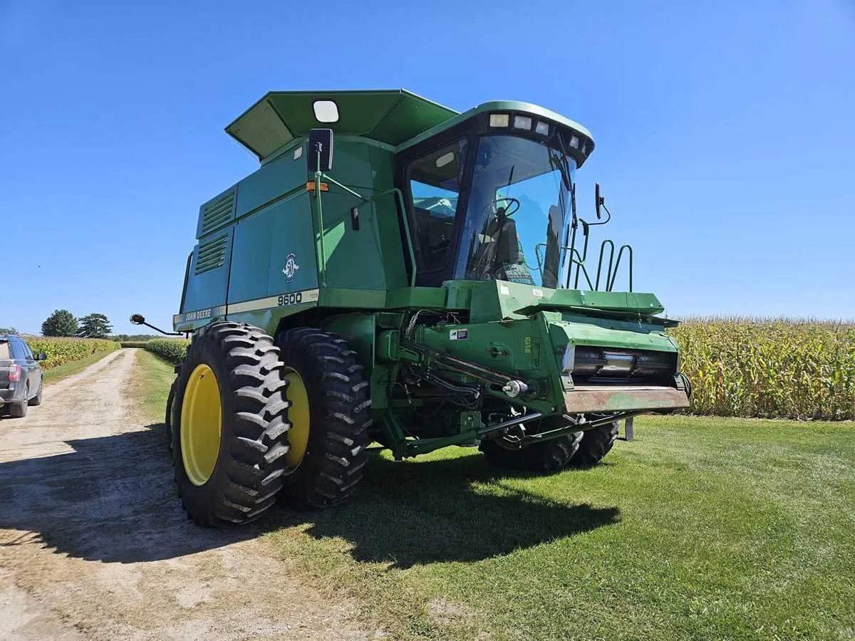 john deere 9600 combine specs