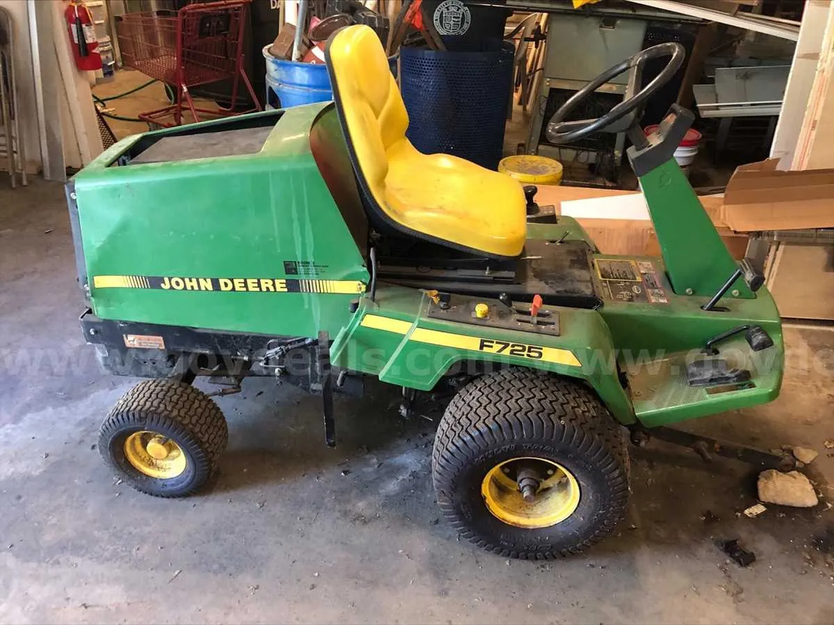 f725 john deere specs