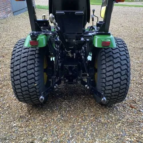 2015 john deere 2520 specs