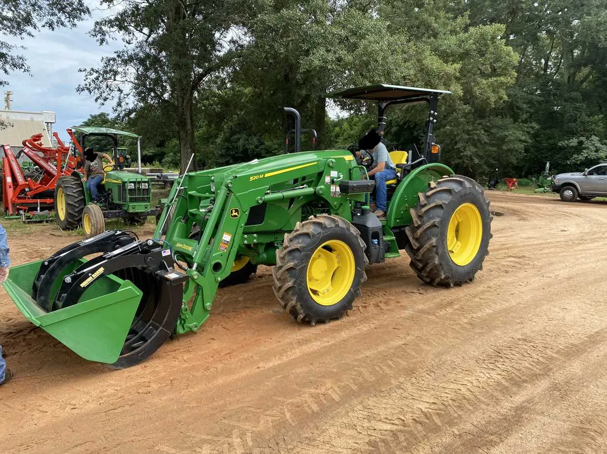 2015 john deere 5100e specs