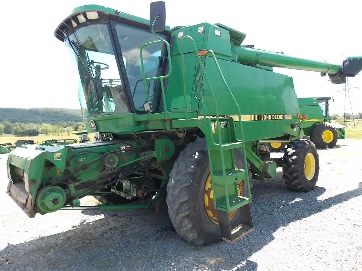 9500 john deere combine specs