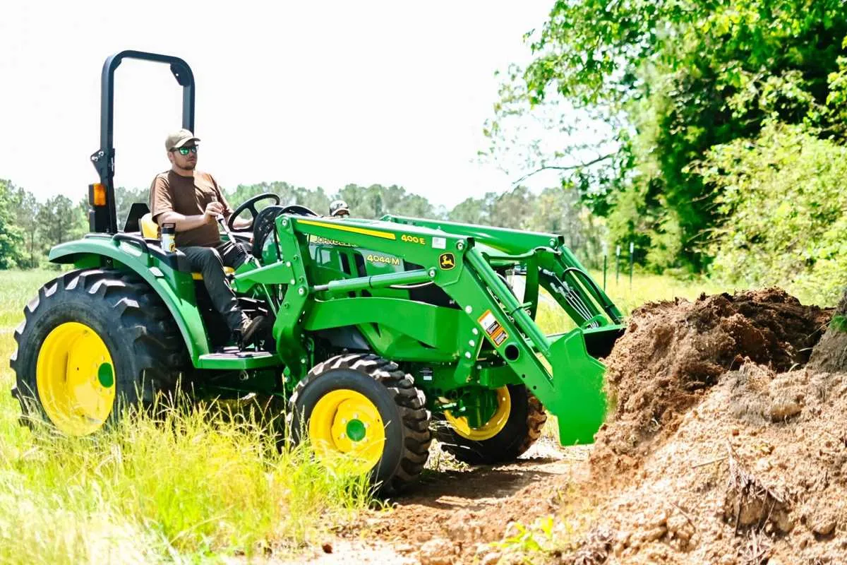 2016 john deere 4044m specs