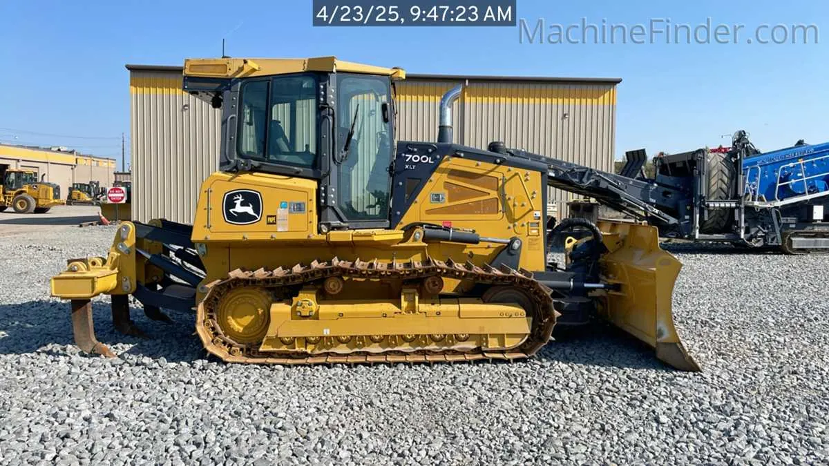 john deere 700l specs