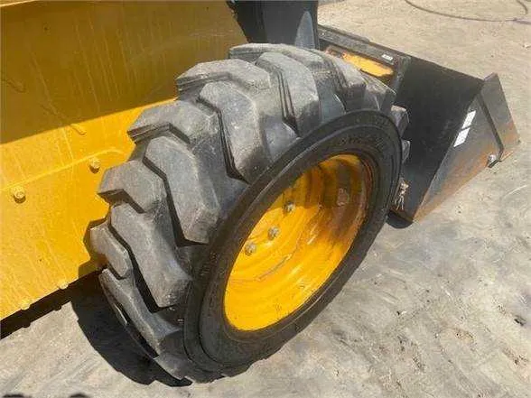 318d john deere skid steer specs