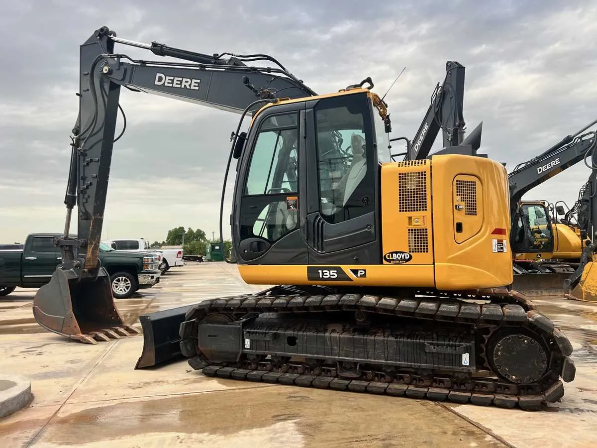 john deere 135 spec