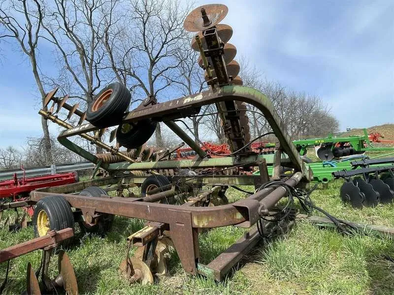 john deere 220 disc specs