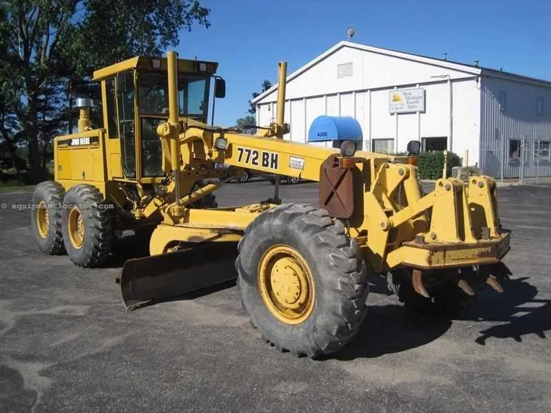 john deere 772j grader specs