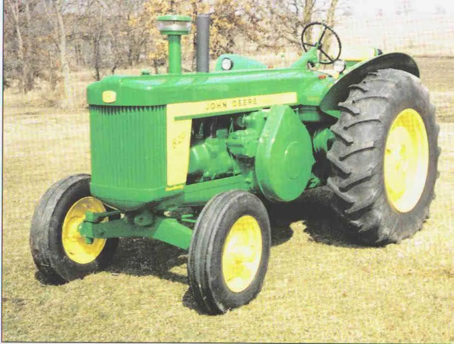 specs for a john deere 820