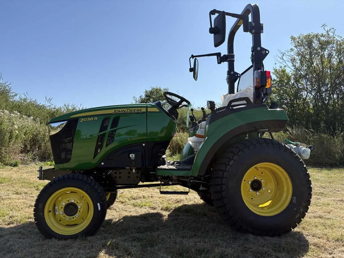 john deere 2038r specs