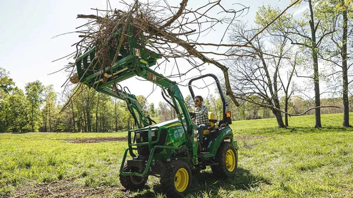 2019 john deere 2025r specs