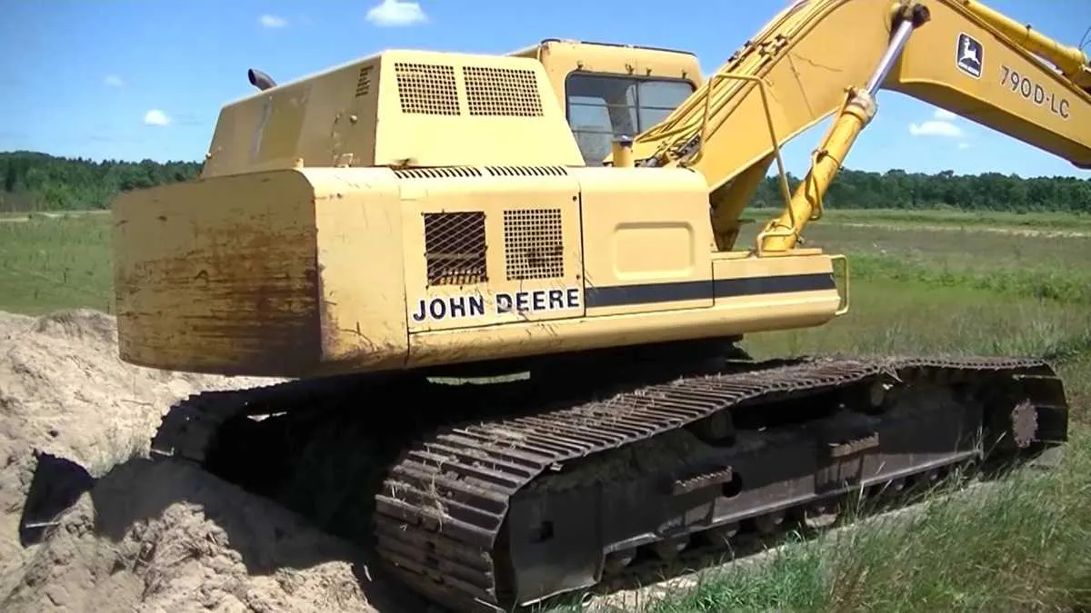 john deere 790e specs