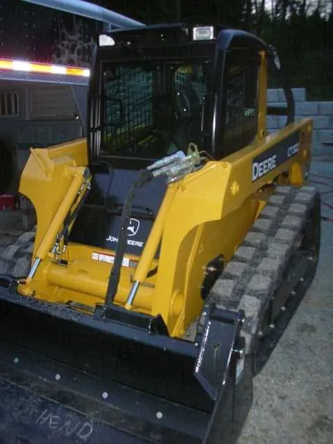 ct322 john deere specs