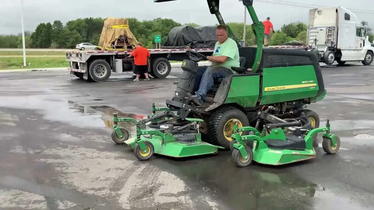 john deere 1600 series ii specs