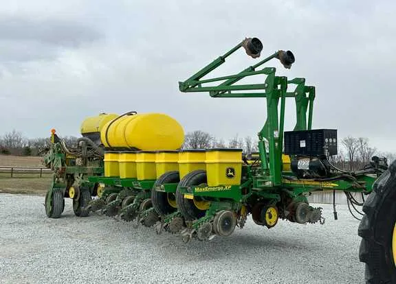 john deere 1770 12 row planter specs