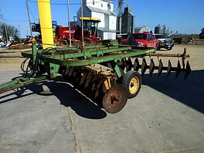 john deere 210 disc specs