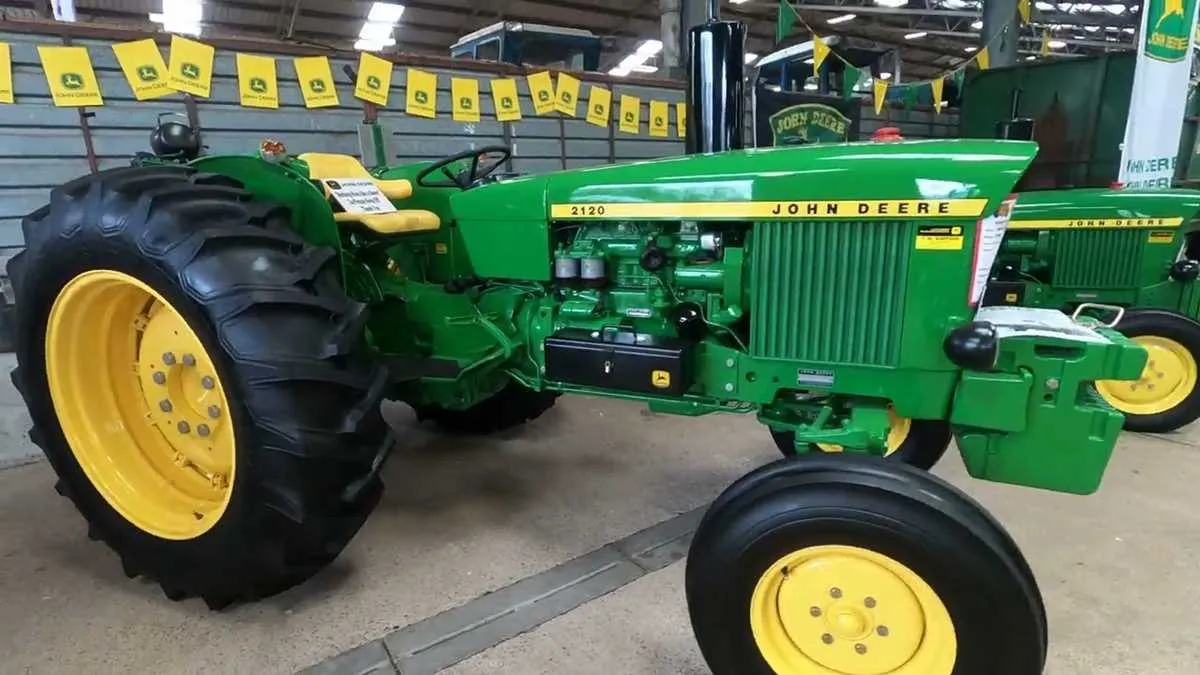 john deere 2120 specs