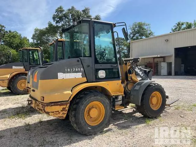 john deere 244j specs
