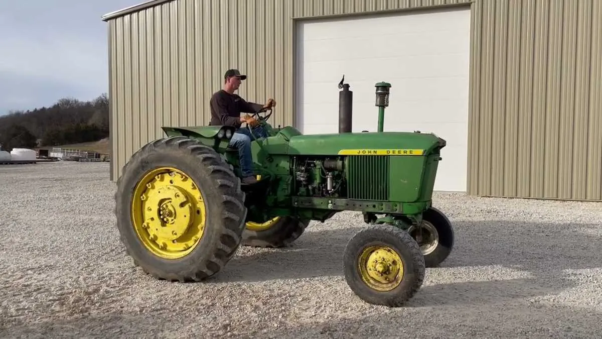 john deere 3020 spec