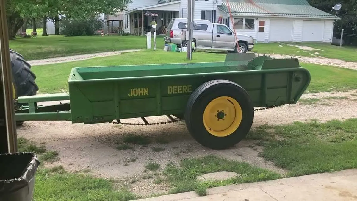 john deere 33 spreader specs