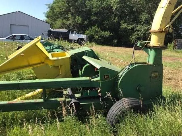 john deere 3940 chopper specs