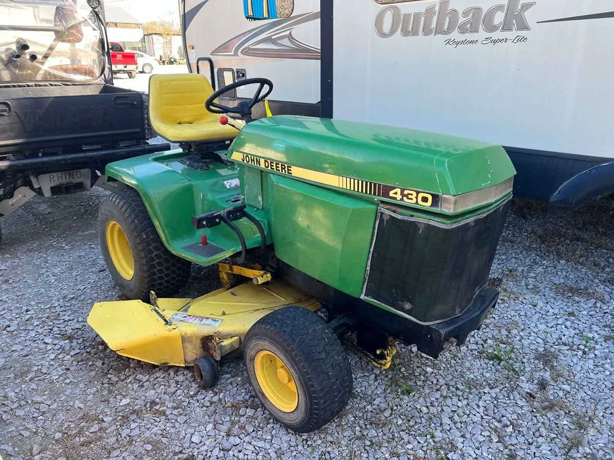 john deere 430 lawn tractor specs