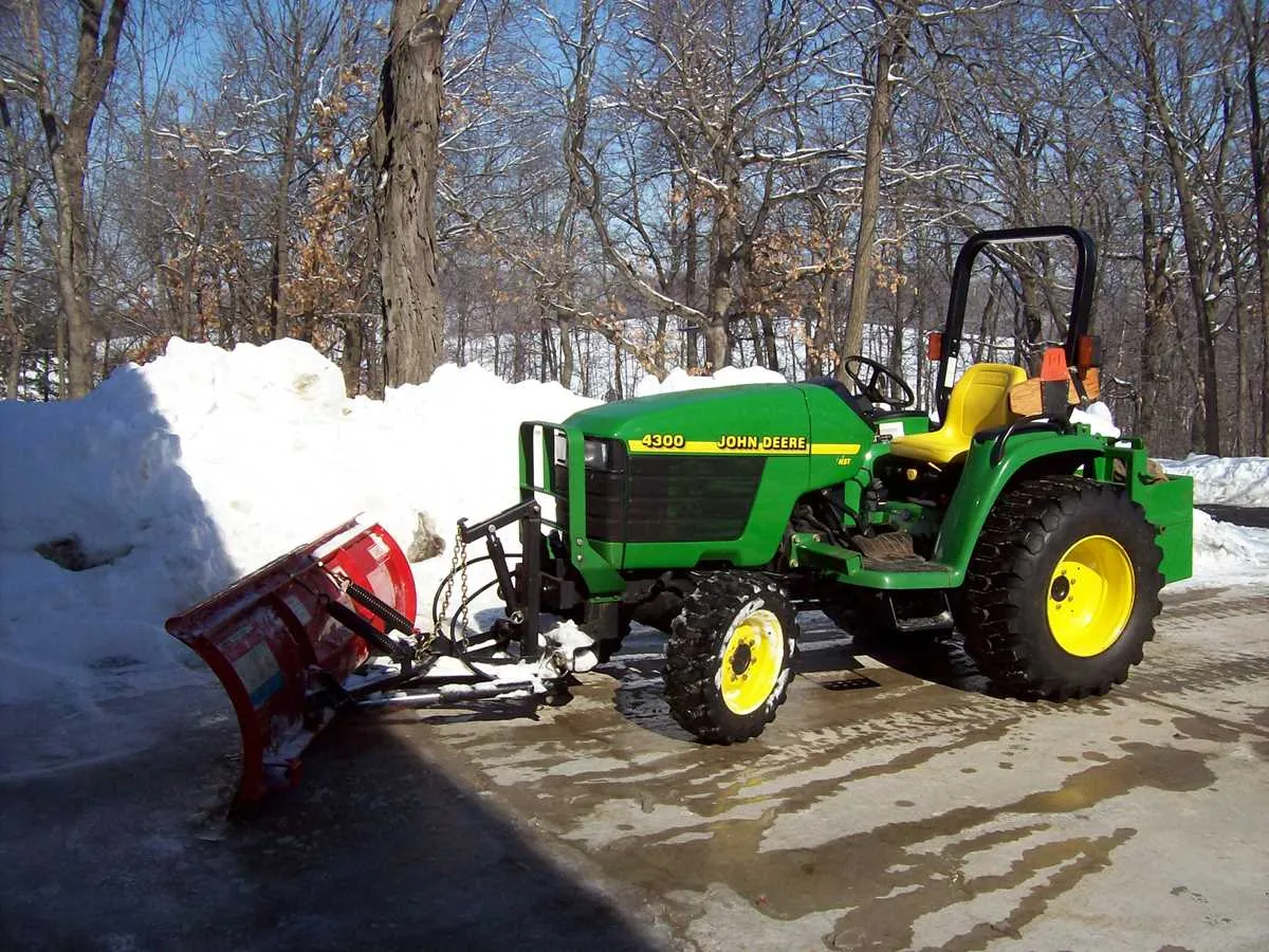 john deere 4300 hst specs