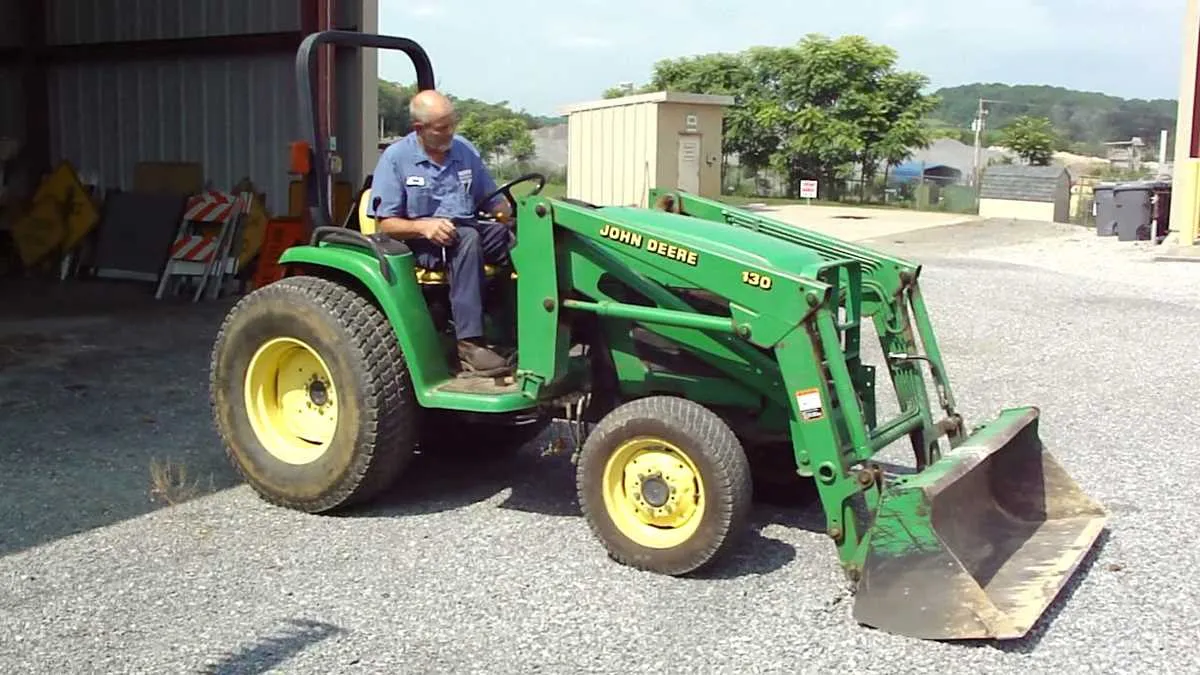 john deere 4300 hst specs
