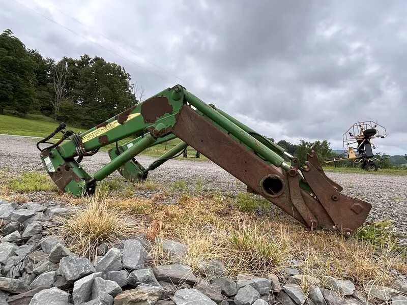 john deere 673 loader specs