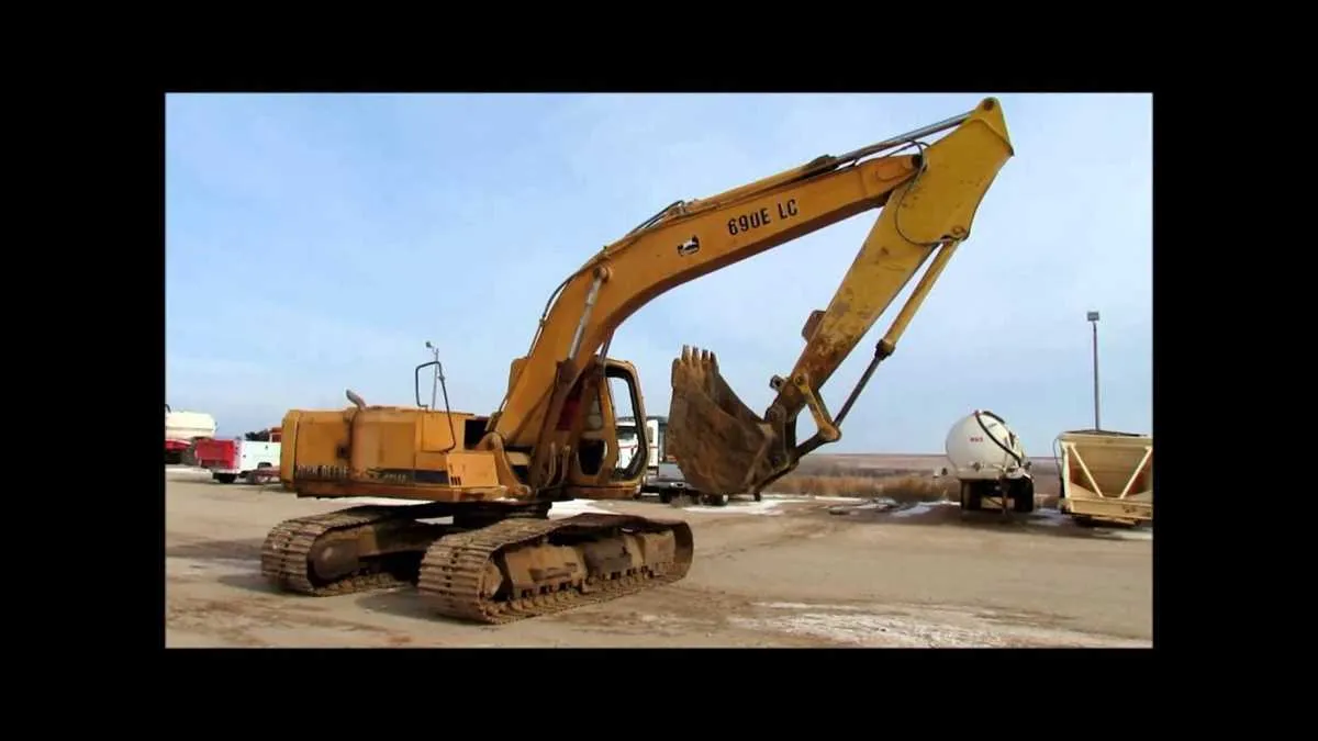 john deere 690e specs