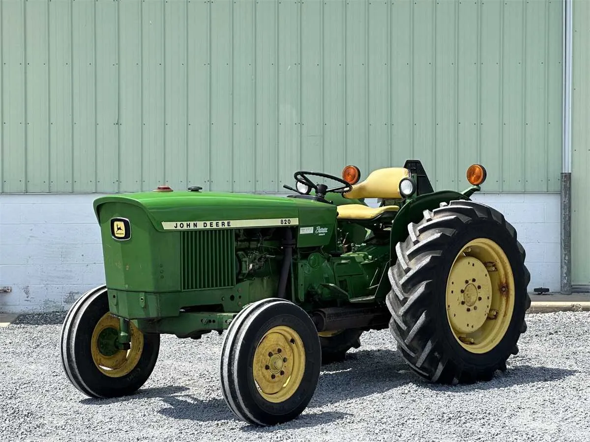 john deere 820a specs