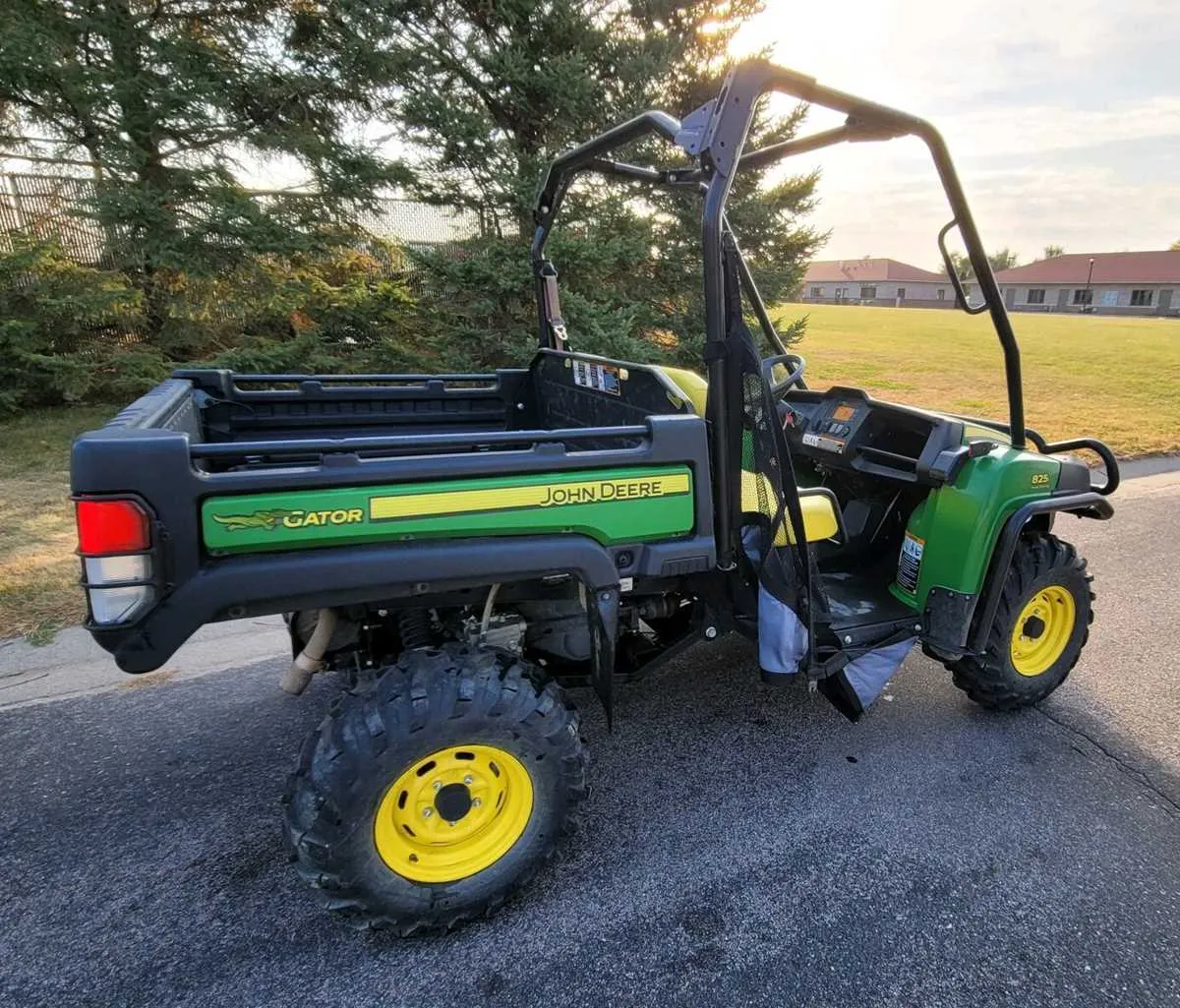 john deere 825i specs