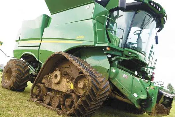 john deere class 10 combine specs