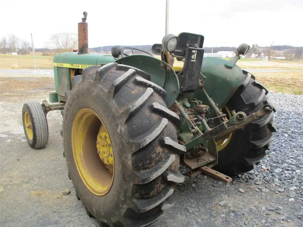 john deere model 2440 specs