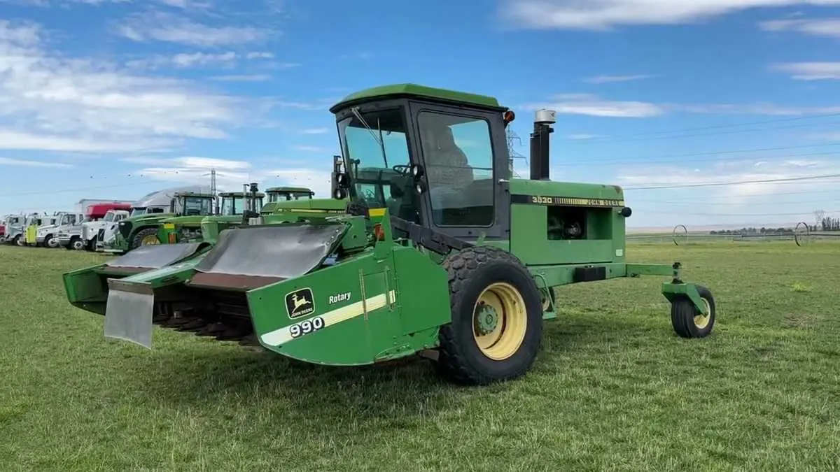 john deere 3830 swather specs