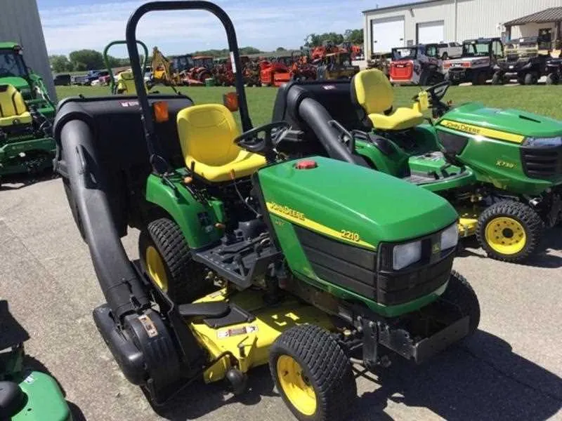 spec john deere 2210