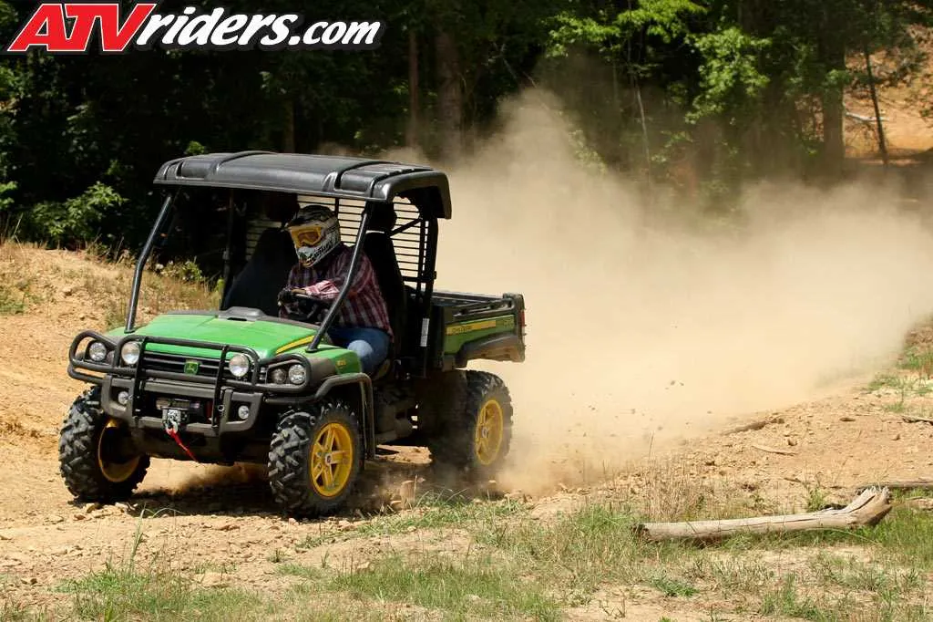 825i john deere gator specs