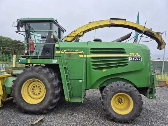 john deere 7300 chopper specs