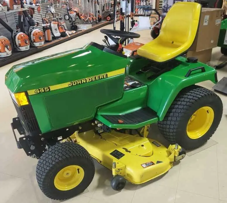 john deere 445 lawn tractor specs