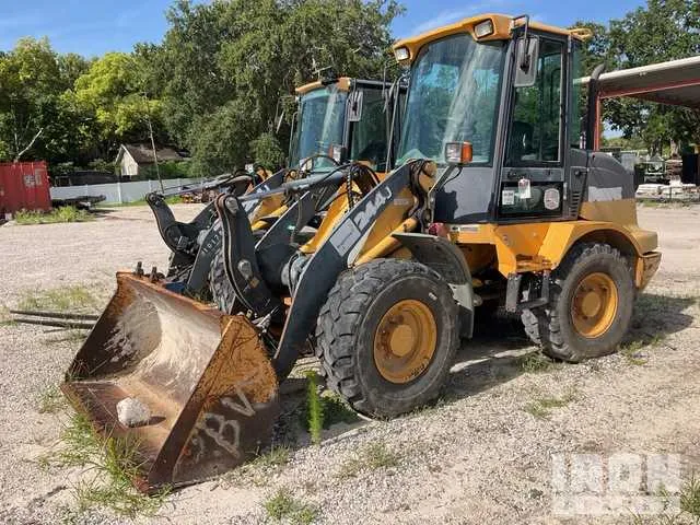 2007 john deere 244j specs