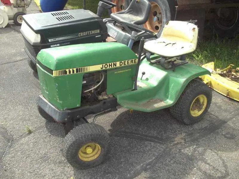 john deere 111 lawn tractor specs
