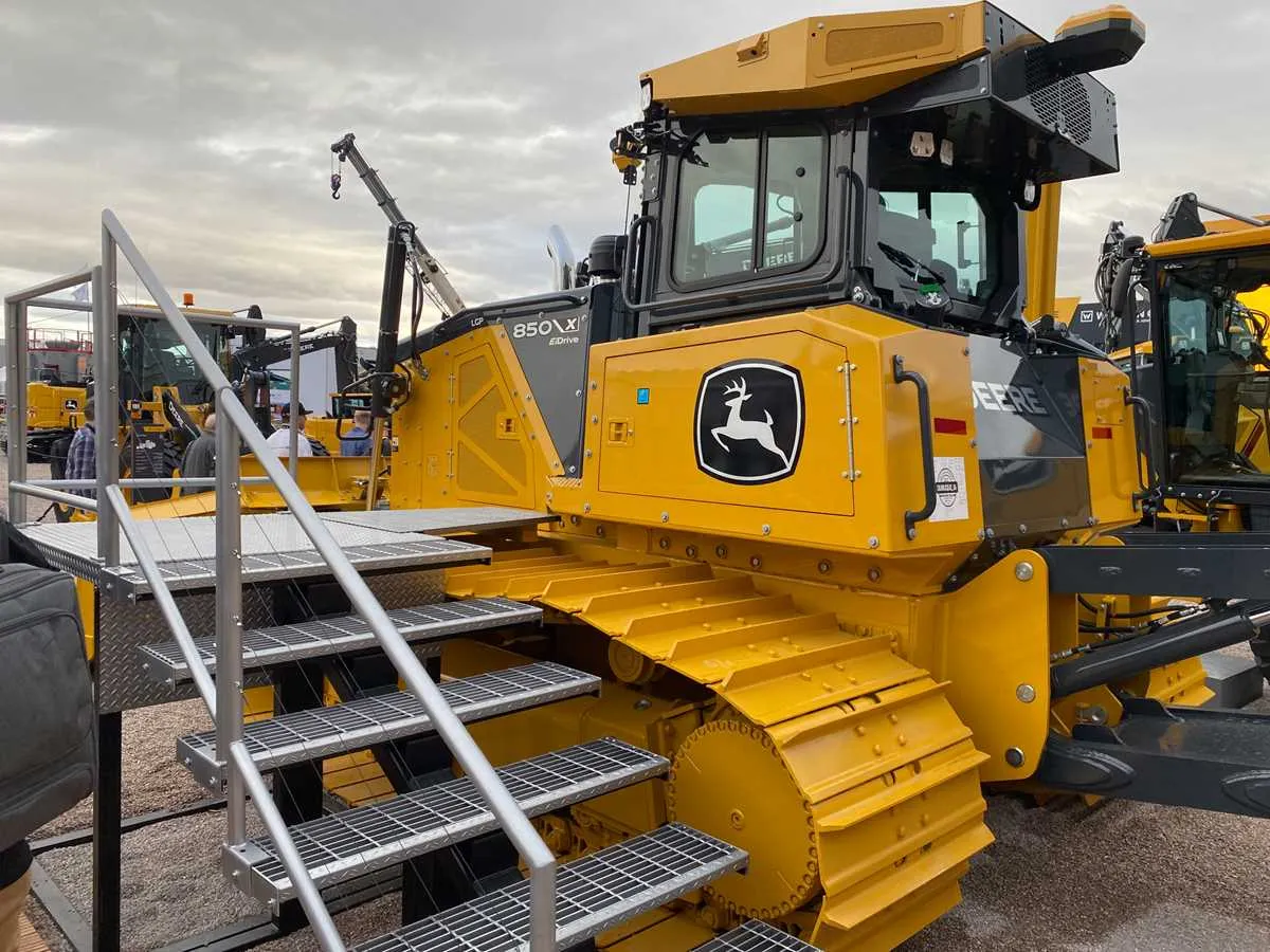 john deere 850e dozer specs