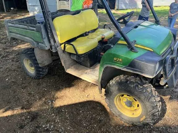 2016 john deere 825i specs