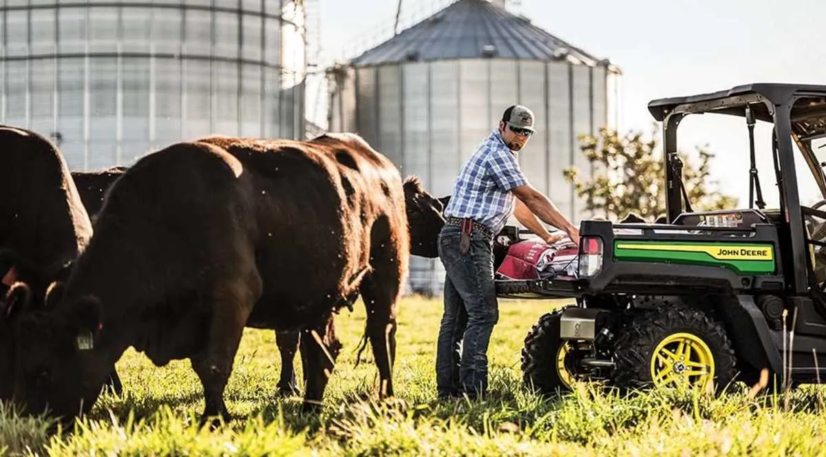 2019 john deere gator 835m specs