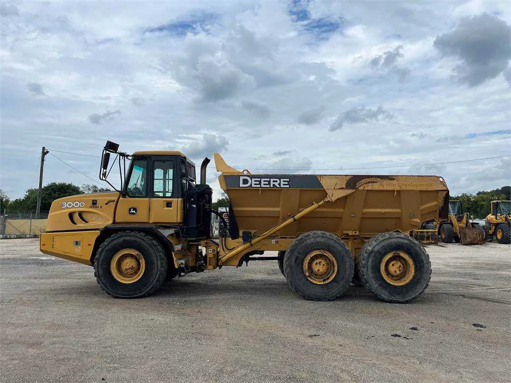 john deere 300d rock truck specs