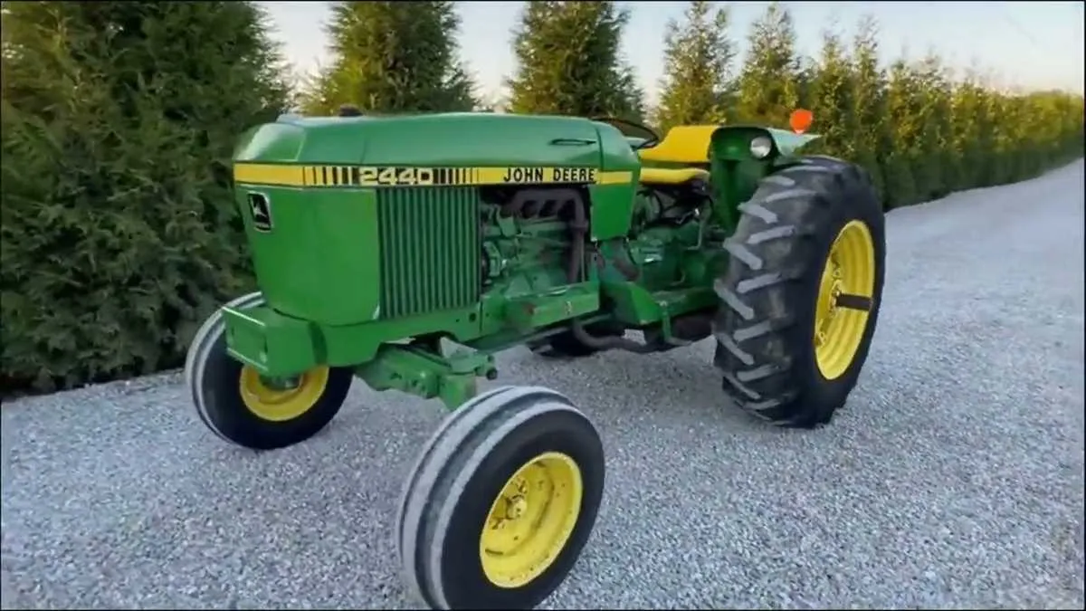 john deere 2440 tractor specs
