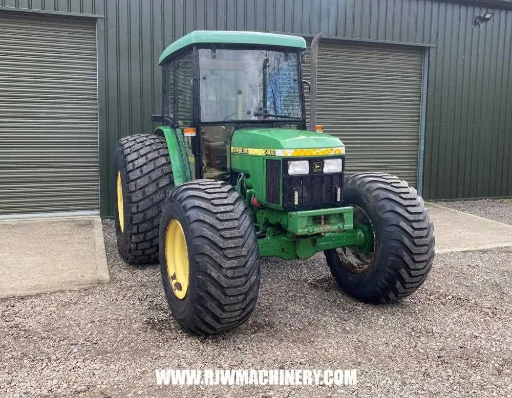 specs on a john deere 5400 tractor