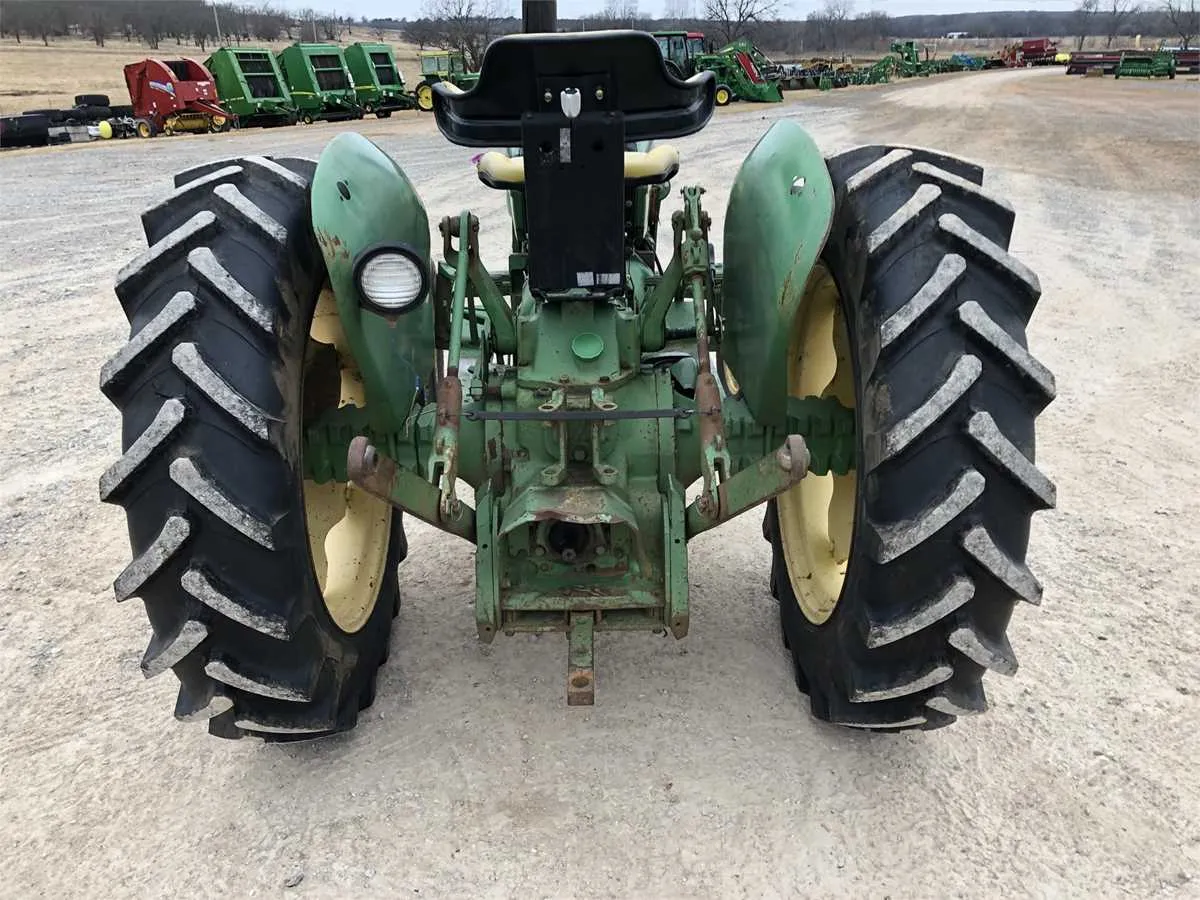 john deere 930 tractor specs