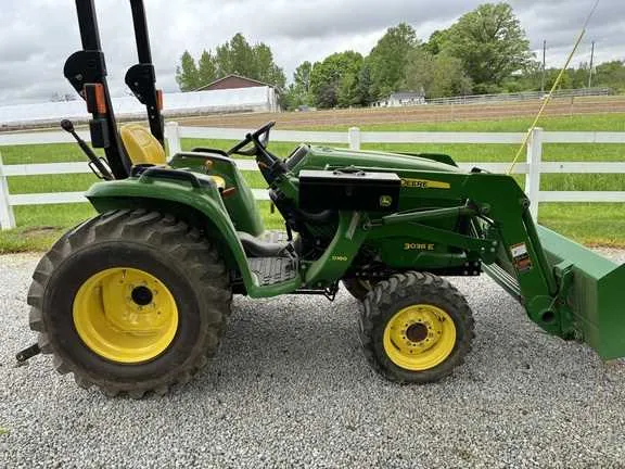 2009 john deere 3320 specs