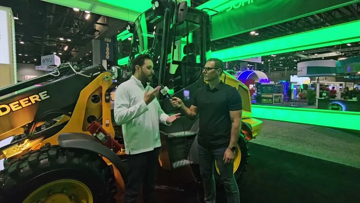 john deere 326p specs