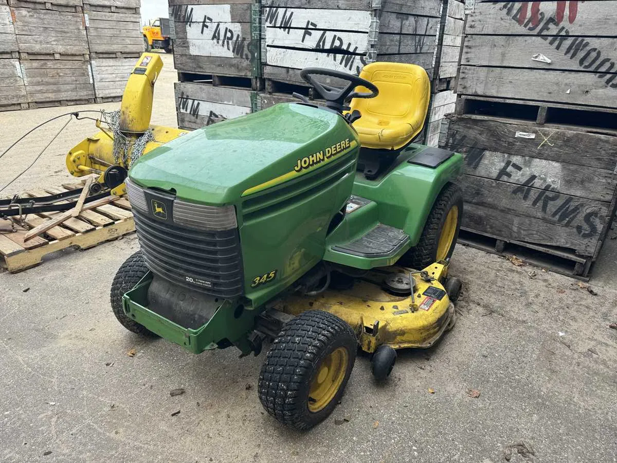 john deere 345 lawn tractor specs